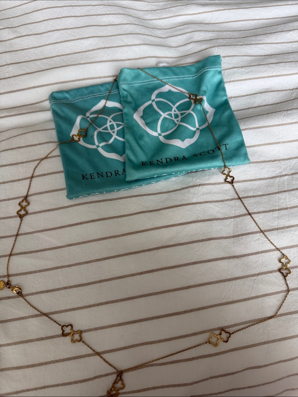 Kendra Scott Gold Clover Station Necklace with Teal Pouches